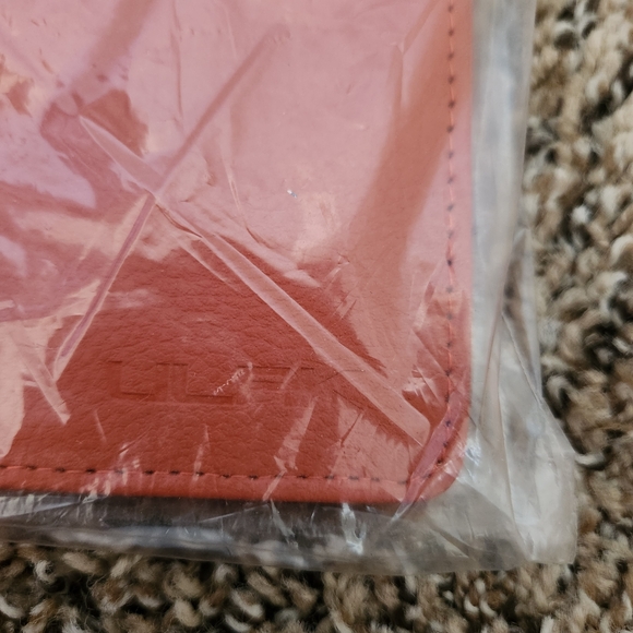 Chevron Pattern Tablet Case - Picture 4 of 6